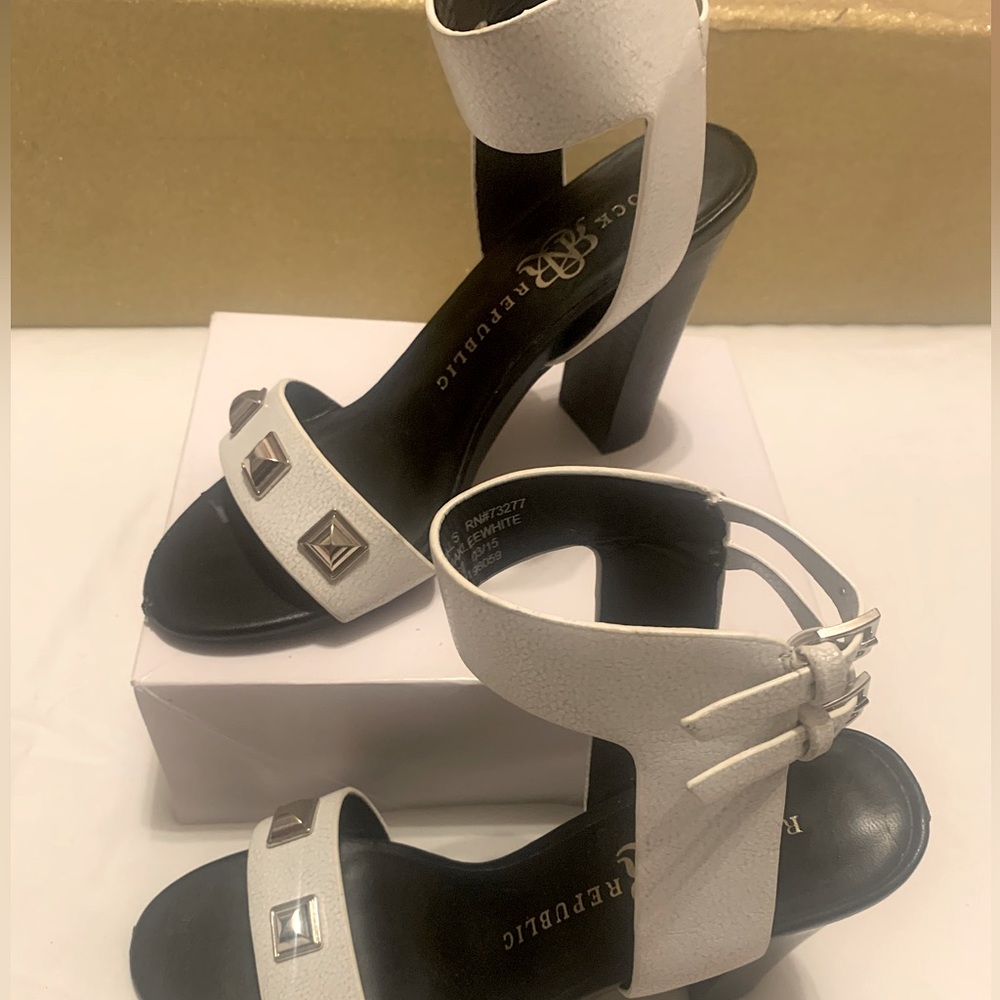 Women’s Rock Republic Embellished B&W Wedge Platform Heel